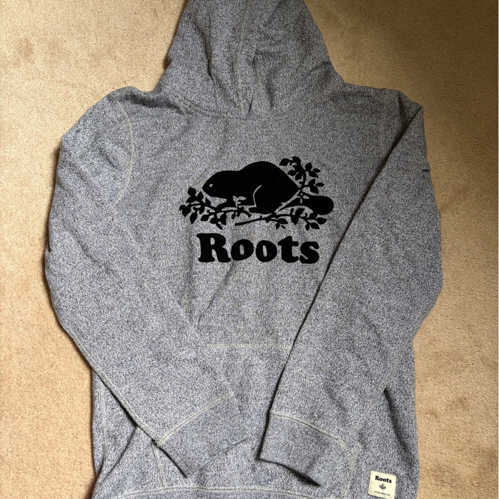 Roots Light Grey hooded Sweatshirt with Black Logo Youth kids beaver Canadian